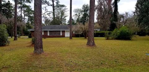 209 Pineland St, Perry, FL 32348 photo 1