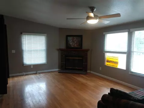516 W Willow St, Perry, FL 32347 photo 5