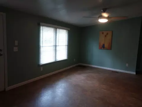 516 W Willow St, Perry, FL 32347 photo 7