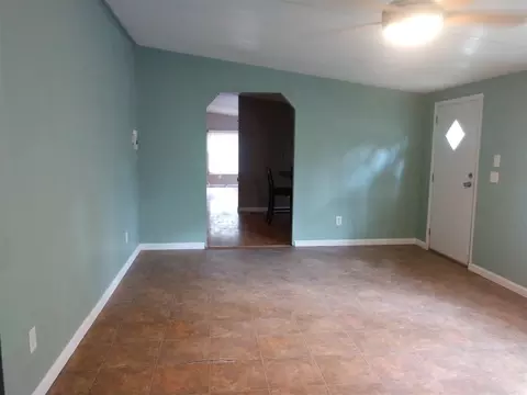 516 W Willow St, Perry, FL 32347 photo 6