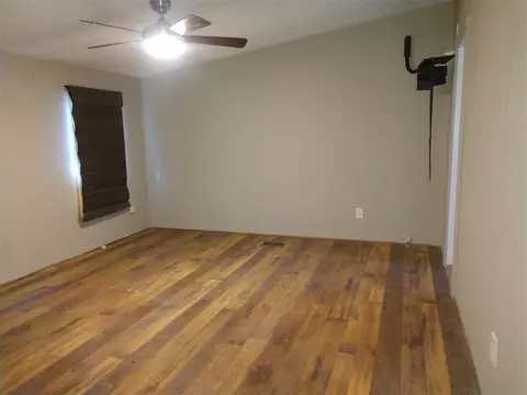 516 W Willow St, Perry, FL 32347 photo 9