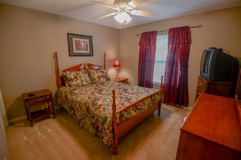 560 Sand Pine Cir, Midway, FL 32343 photo 27