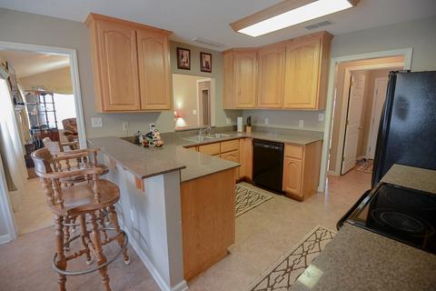 560 Sand Pine Cir, Midway, FL 32343 photo 13