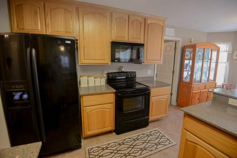 560 Sand Pine Cir, Midway, FL 32343 photo 16