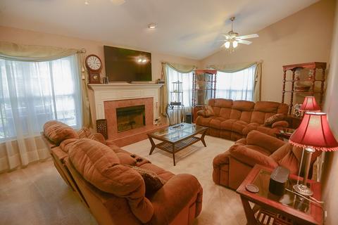 560 Sand Pine Cir, Midway, FL 32343 photo 9