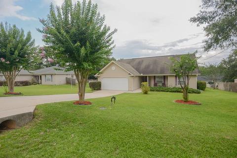 560 Sand Pine Cir, Midway, FL 32343 photo 1