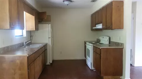 305 Sandra St, Perry, FL 32348 photo 4