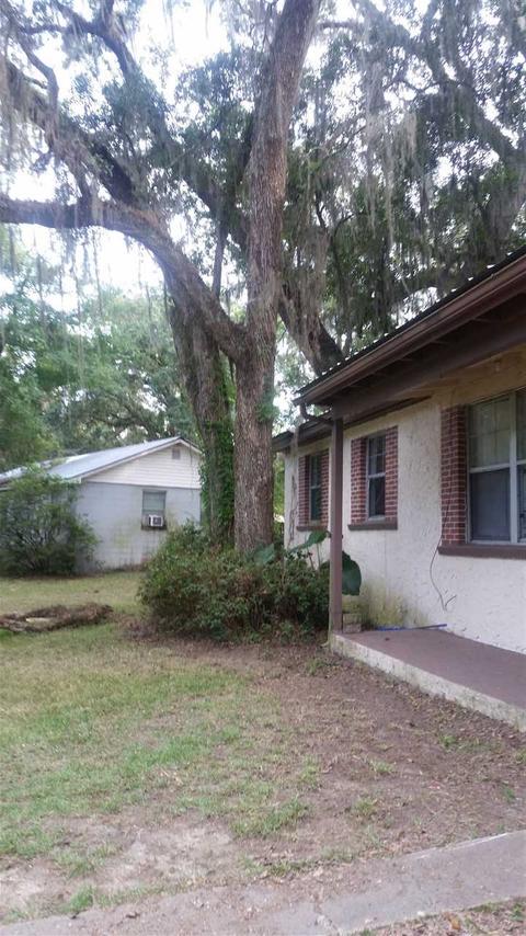 711 W Julia St, Perry, FL 32347 photo 2
