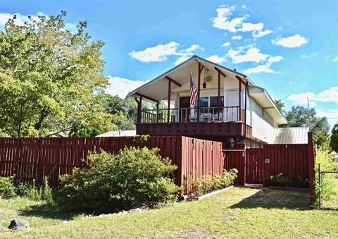 827 E Cherry St, Perry, FL 32347 photo 2