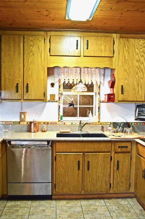 827 E Cherry St, Perry, FL 32347 photo 9