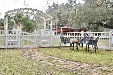 116 E Julia St, Perry, FL 32347 photo 4