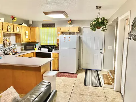 481 S Hendry Ave, Perry, FL 32347 photo 3