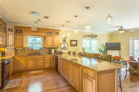 28 Division St, Panacea, FL 32346 photo 12