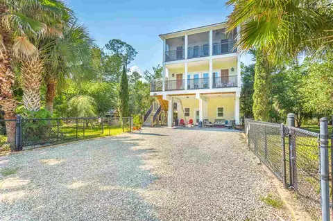 28 Division St, Panacea, FL 32346 photo 2