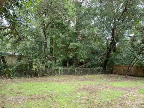 829 Apache St, Tallahassee, FL 32301 photo 9