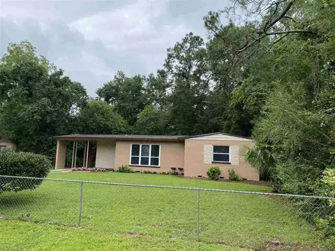 829 Apache St, Tallahassee, FL 32301 photo 2