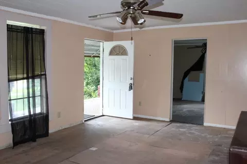 541 SE Seaboard St, Lee, FL 32059 photo 4