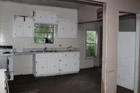 541 SE Seaboard St, Lee, FL 32059 photo 2