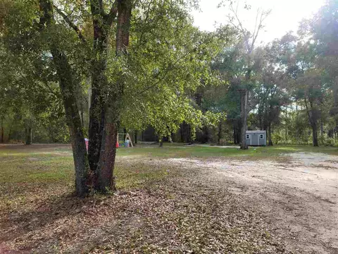 372 NE Hillside Ter, Lee, FL 32340 photo 3
