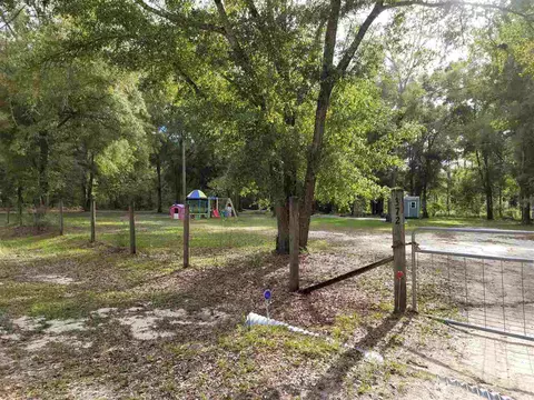 372 NE Hillside Ter, Lee, FL 32340 photo 4