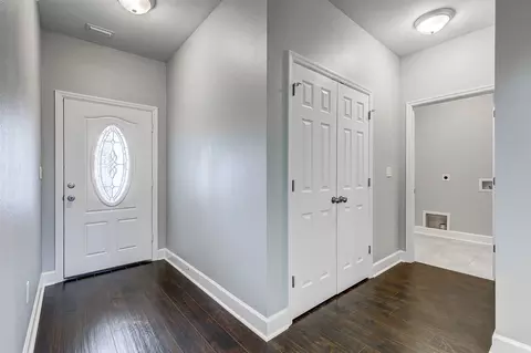 399 Sand Pine Cir, Midway, FL 32343 photo 5
