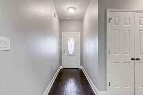399 Sand Pine Cir, Midway, FL 32343 photo 4