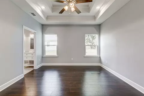 399 Sand Pine Cir, Midway, FL 32343 photo 11