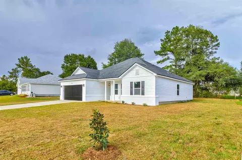 399 Sand Pine Cir, Midway, FL 32343 photo 3