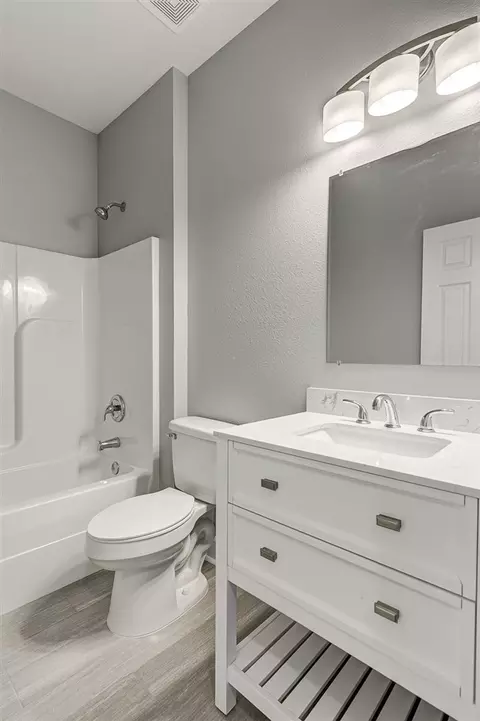 399 Sand Pine Cir, Midway, FL 32343 photo 24