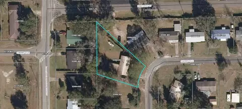 811 E Cherry St, Perry, FL 32347 photo 1
