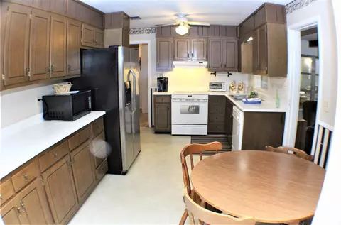 1100 E Julia St, Perry, FL 32347 photo 8
