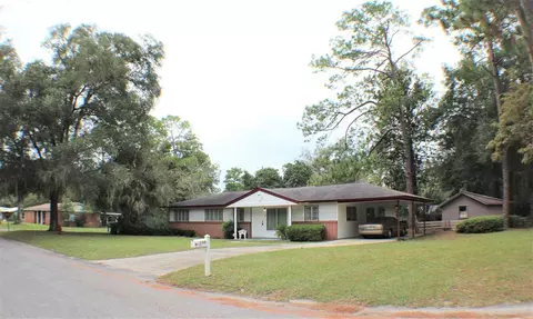 1100 E Julia St, Perry, FL 32347 photo 2