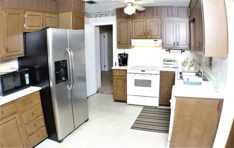 1100 E Julia St, Perry, FL 32347 photo 7