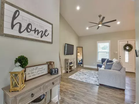 97 Loblolly Cir, Midway, FL 32343 photo 4