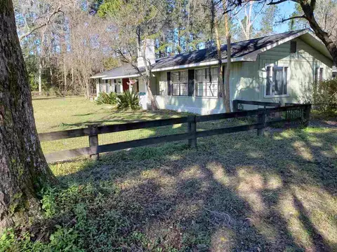 588 E Roberts Aman Rd, Perry, FL 32347 photo 2