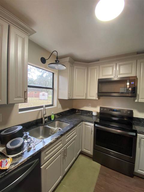217 Marshall Dr, Perry, FL 32347 photo 3