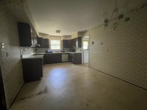 593 E Ash St, Perry, FL 32347 photo 11