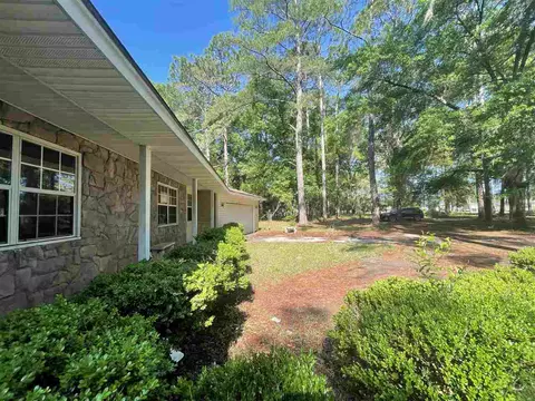 593 E Ash St, Perry, FL 32347 photo 3