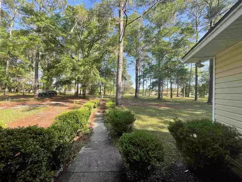 593 E Ash St, Perry, FL 32347 photo 4
