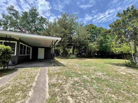 807 E Cherry St, Perry, FL 32347 photo 3