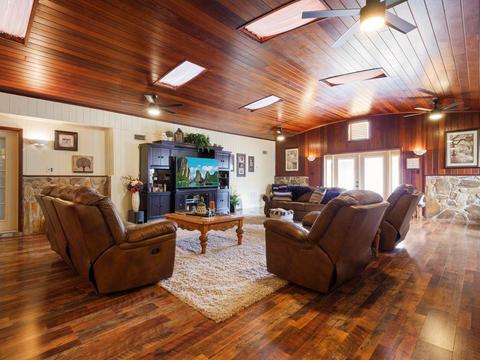 580 E Ash St, Perry, FL 32347 photo 4