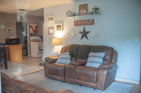 911 Veterans Dr N Dr, Perry, FL 32347 photo 2