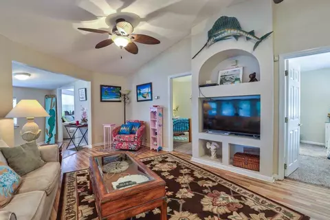 Living - 295 River Rd, Carrabelle, FL 32322 photo 2 of 3