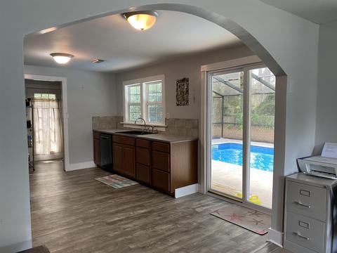 303 W Cedar St, Perry, FL 32347 photo 9
