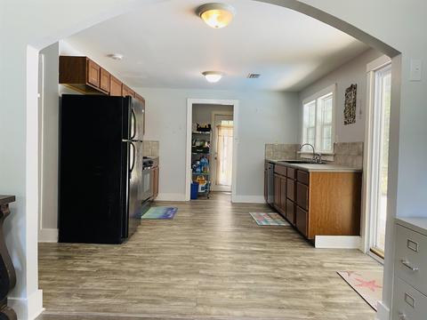 303 W Cedar St, Perry, FL 32347 photo 5