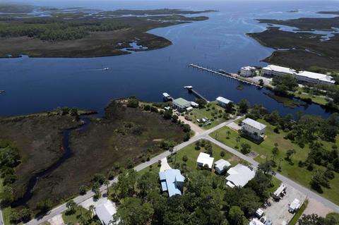 209 NW 1st Ave, Steinhatchee, FL 32359 photo 4
