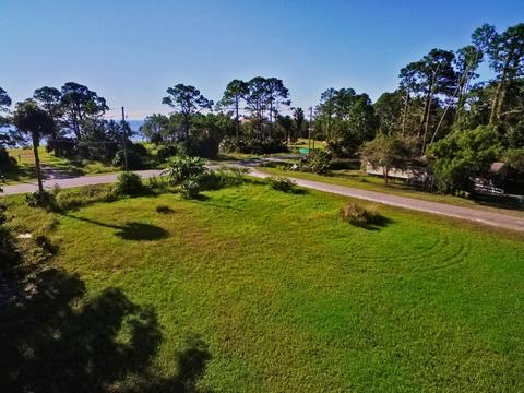 107 Carolina St, Lanark, FL 32323 photo 5