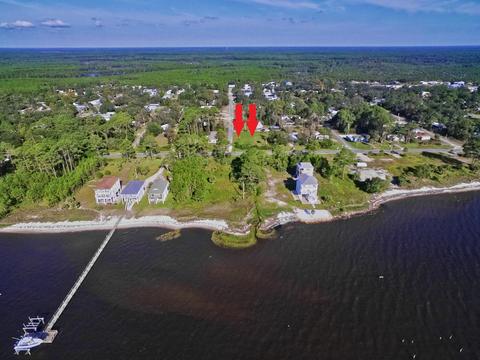 107 Carolina St, Lanark, FL 32323 photo 1