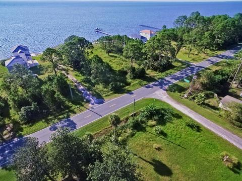 107 Carolina St, Lanark, FL 32323 photo 3