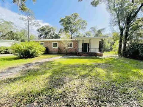 209 W Cedar St, Perry, FL 32347 photo 1